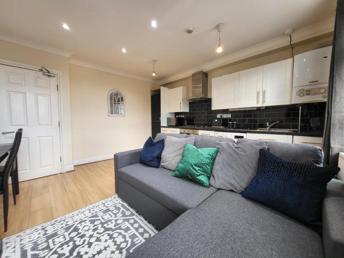 Tooting Bec Central Apartment By London Tube Екстер'єр фото