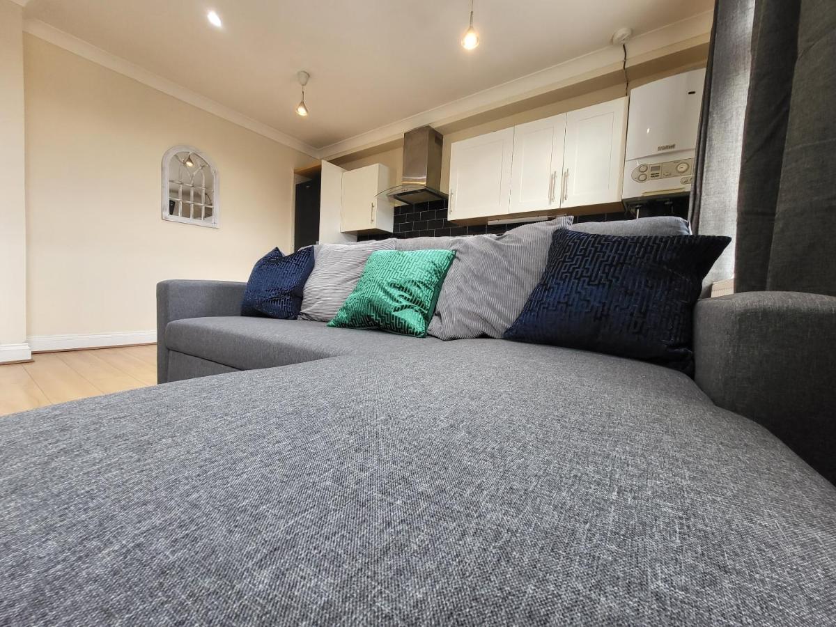 Tooting Bec Central Apartment By London Tube Екстер'єр фото